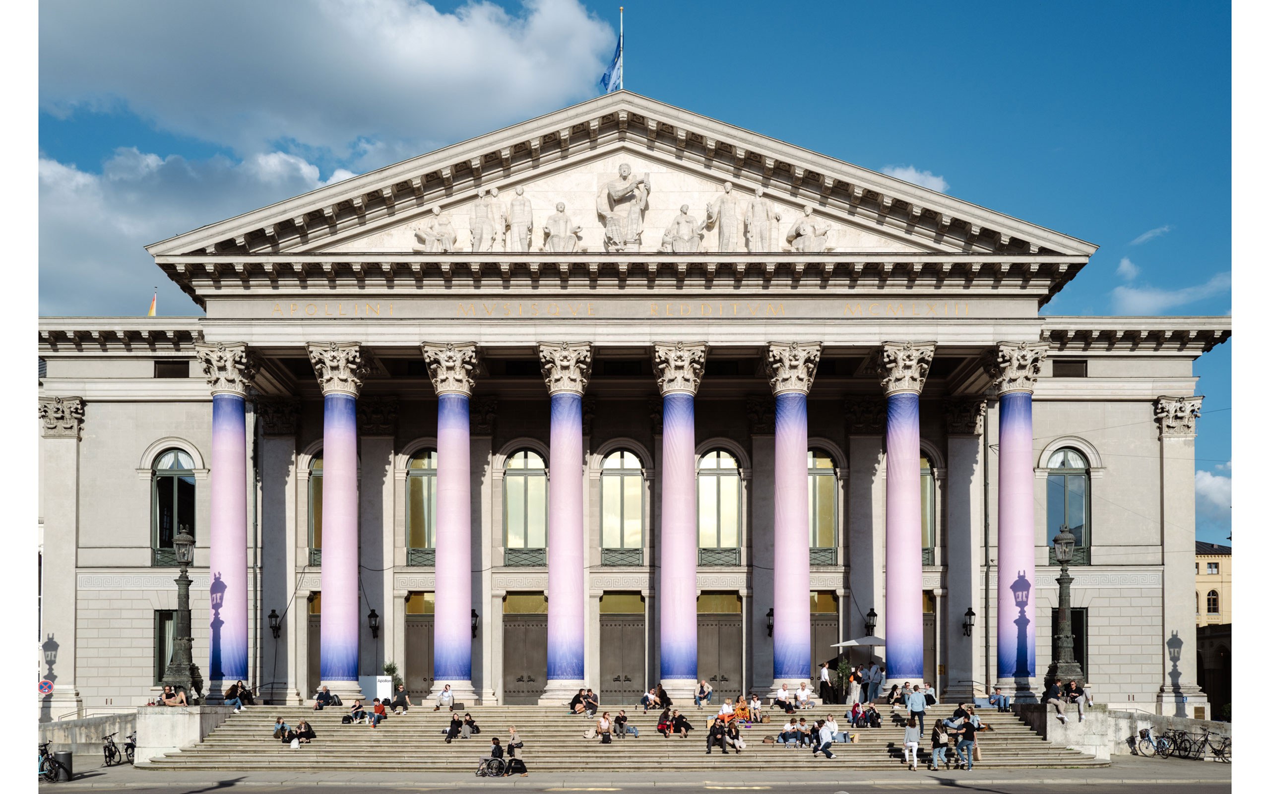 Bayerische Staatsoper Saeulenverkleidung c Geoffroy Schied 1011741