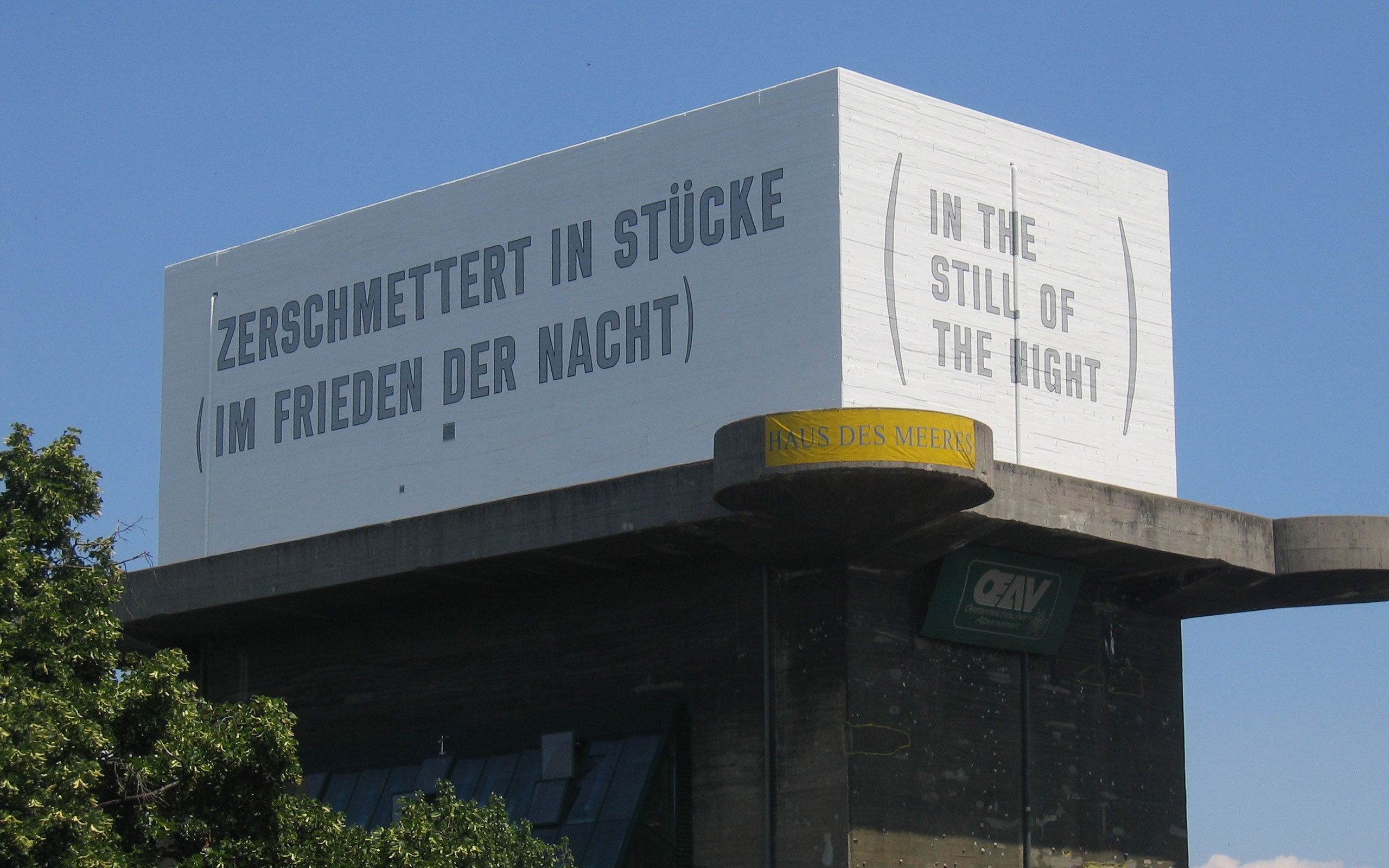 11 Lawrence Weiner